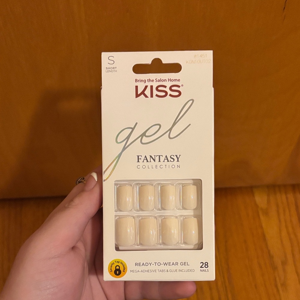 KISS Gel Fantasy Ready-to-Wear Gel Nails - Soft Cream